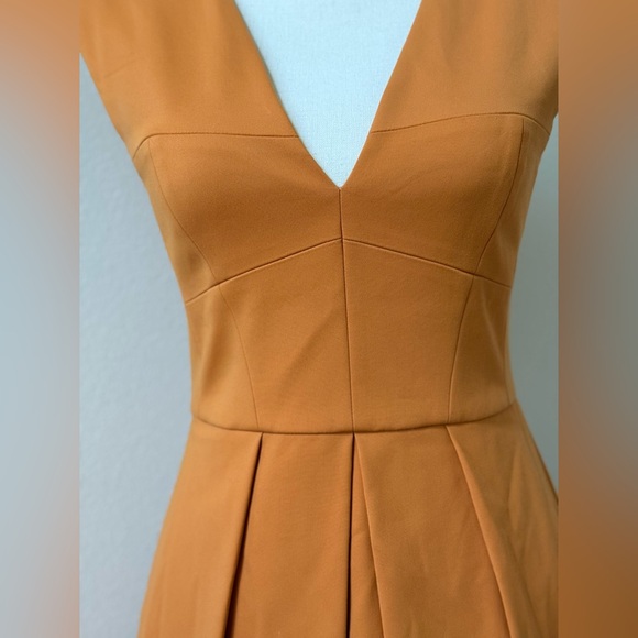 Tibi - Structured V-Neck burnt orange midi dress with cut outs - Picture 9 of 12